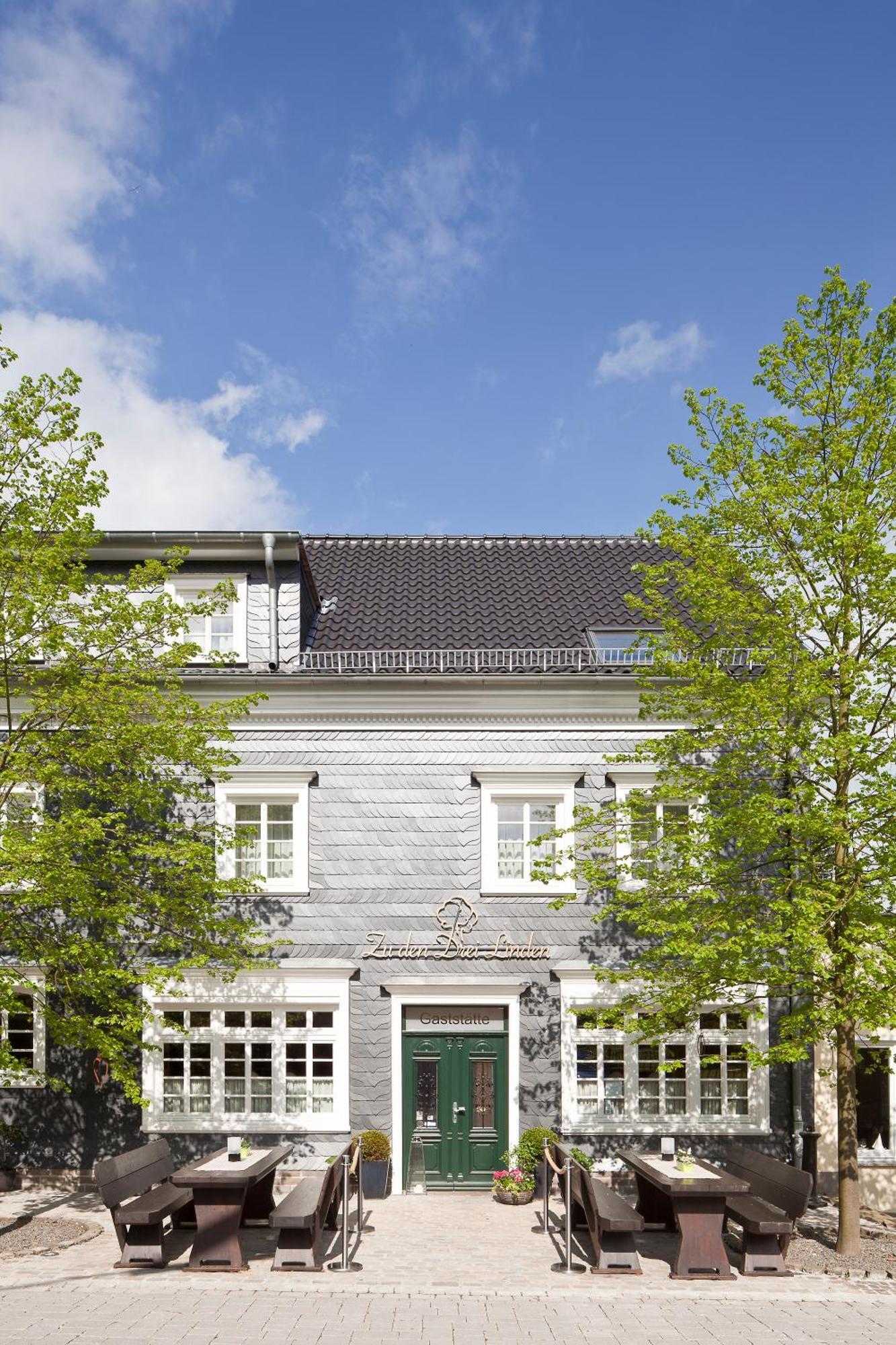 Zu Den Drei Linden Hotel Wermelskirchen Exterior photo