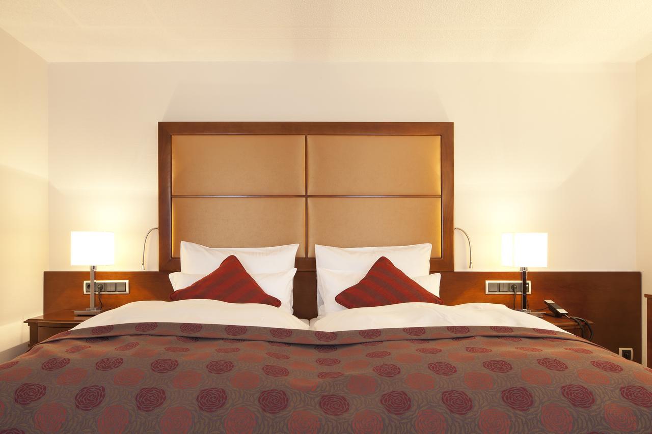 Zu Den Drei Linden Hotel Wermelskirchen Room photo