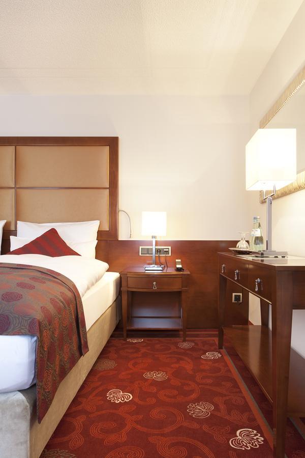 Zu Den Drei Linden Hotel Wermelskirchen Room photo